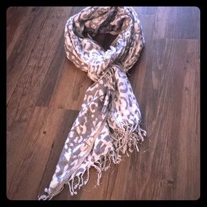 Pashmina scarf
